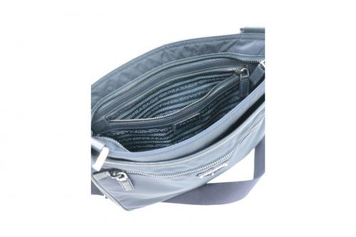 2VH251のショルダーバッグ