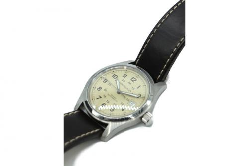 カーキ・フィールドの腕時計