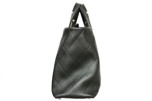 シャネルのVステッチ