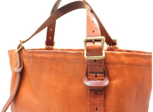 スロウのレザーバッグ