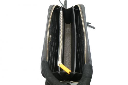 Chasse Gardeeのショルダーウォレット