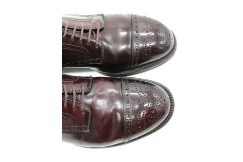 コードバンのレザーシューズ