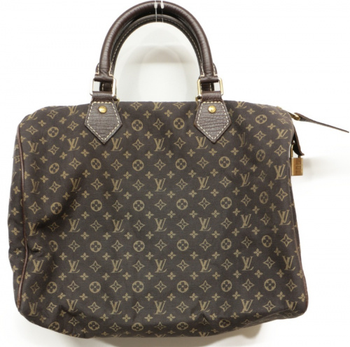 ラグジュアリーブランドのLOUIS VUITTON 　