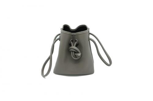 ヴァジックのレザーバッグ