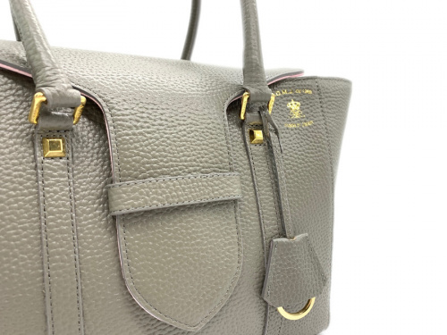 キャリアファッションのADMJ