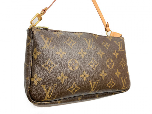 ラグジュアリーブランドのLOUIS VUITTON 　