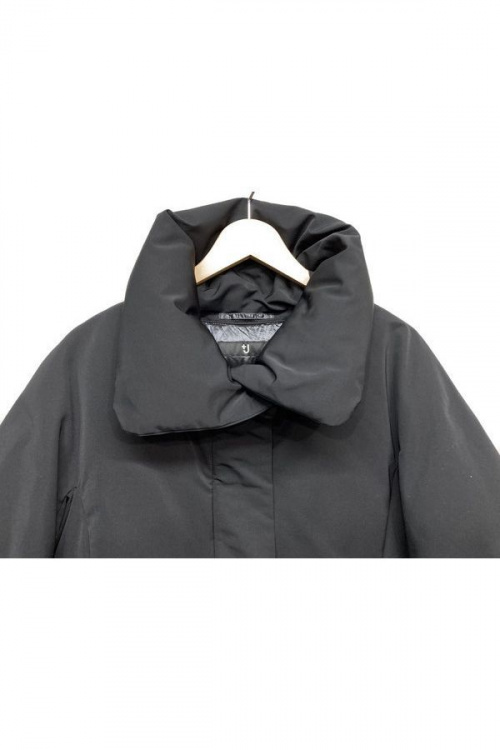 キャリアファッションの+J