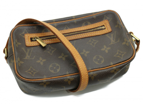 ラグジュアリーブランドのLOUIS VUITTON 　