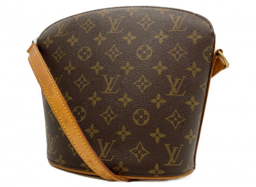 ラグジュアリーブランドのLOUIS VUITTON 　
