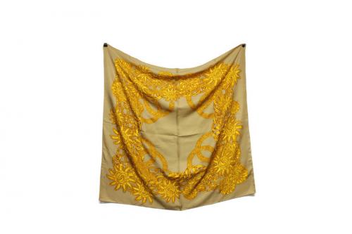 スカーフのCHANEL