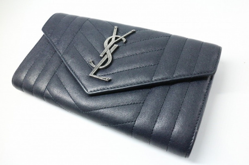 ラグジュアリーブランドのSaint Laurent Paris