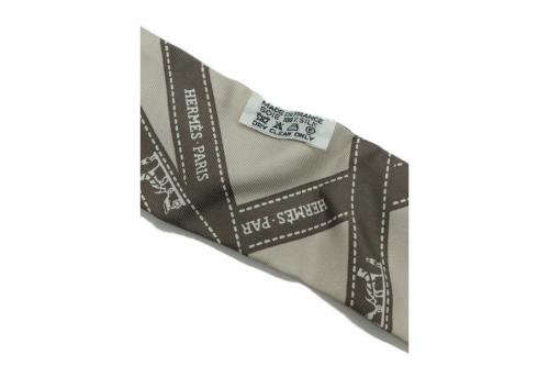 エルメスのツイリースカーフ