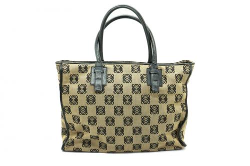 シャネル ブティックのブリーフケース