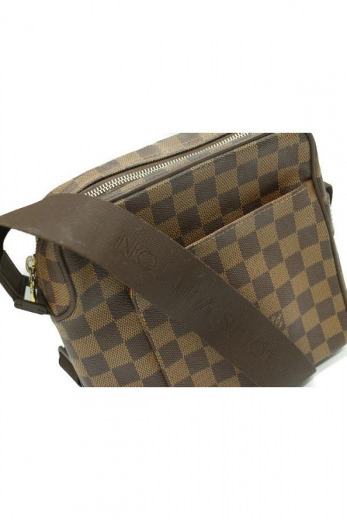 ラグジュアリーブランドのLOUIS VUITTON 　