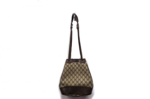 グッチのドロストショルダーバッグ