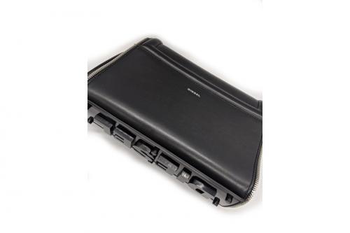 ディーゼルのショルダーバッグ