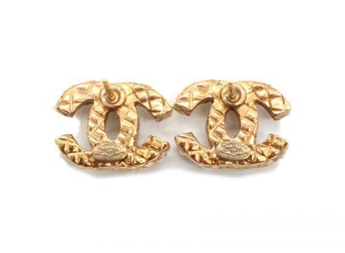 シャネルのココマークパールピアス