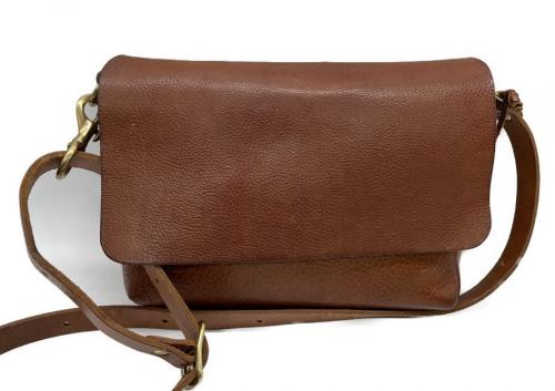 オルガンのフラップショルダーバッグ