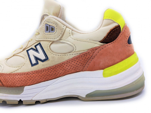 レアアイテムのNEW BALANCE