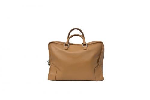 ロエベのアマソナ40 ベージュ アマソナ40 ラムレザーハンドバッグ