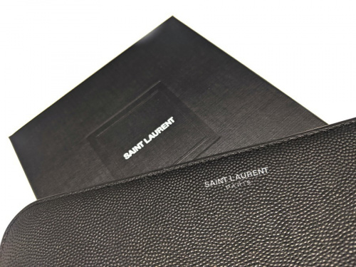ラグジュアリーブランドのSaint Laurent Paris