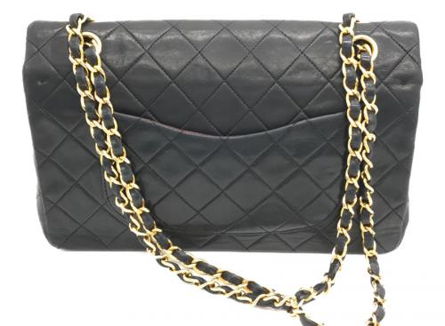 シャネルのマトラッセ　WフラップWチェーンショルダーバッグ