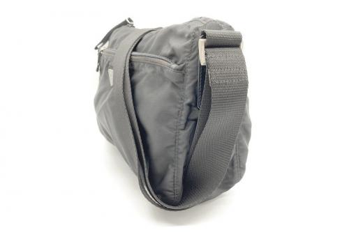 ショルダーバッグのナイロン