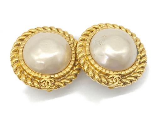 シャネルのイヤリング　