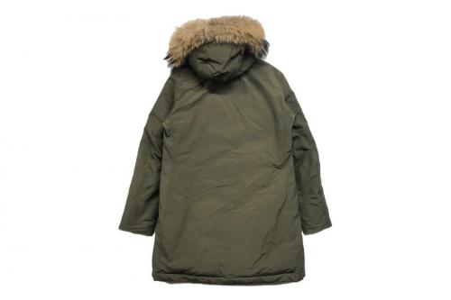 ウールリッチのダウンジャケット