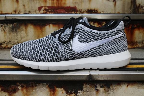 15ss完売モデル Nike ナイキ ローシ フライニット入荷いたしました 15 04 17発行