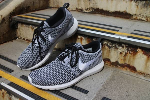 15ss完売モデル Nike ナイキ ローシ フライニット入荷いたしました 15 04 17発行