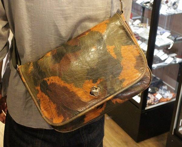 aniary ショルダーバッグ(カモフラカラー) aniary(アニアリ) / ボディ