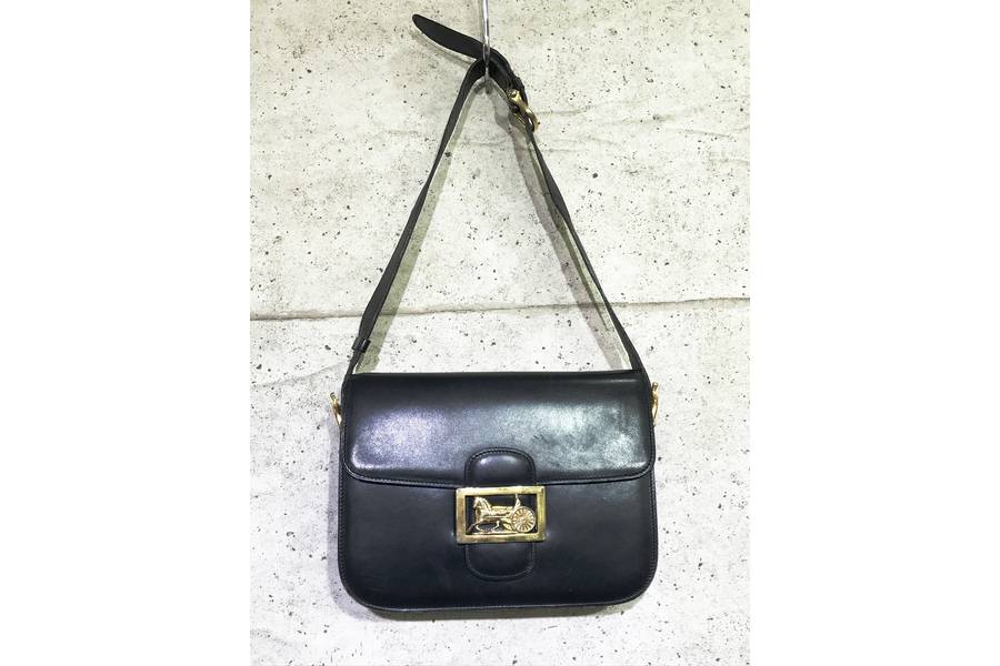 CELINE(セリーヌ)のヴィンテージ。馬車金具のカーフショルダー入荷