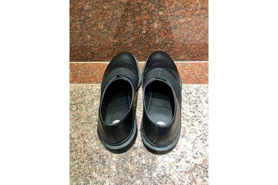 Dr.Martens ラバーバンドプレーントゥシューズ Dr.Martensよりラバーバンドプレーントゥシューズが入荷