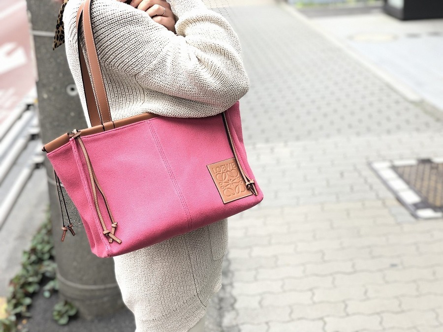 【限定値下げ！レア・美品】LOEWEクッショントート