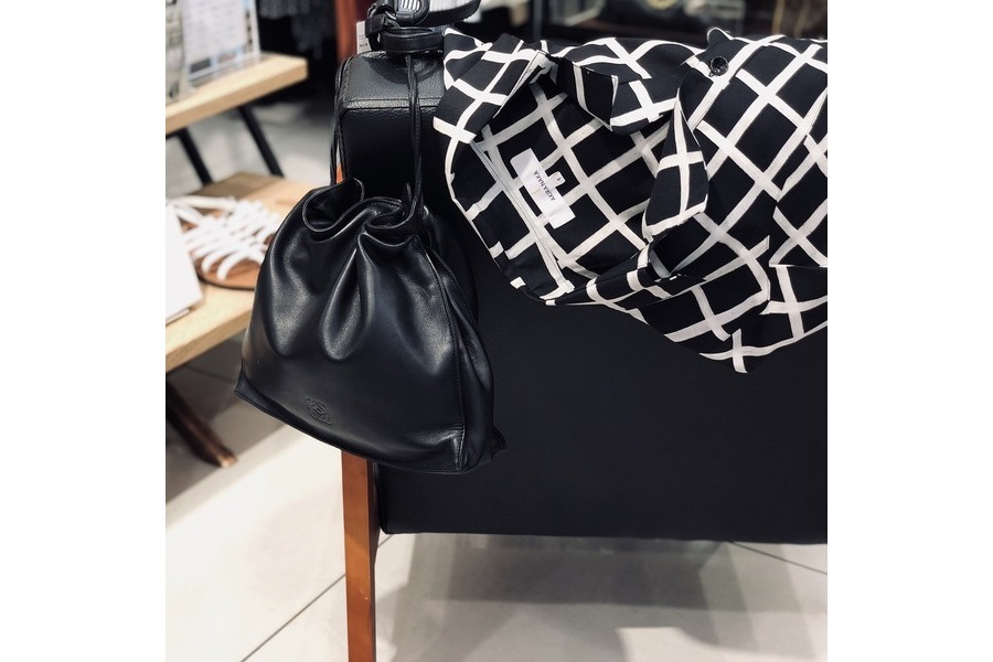 LOEWE / ロエベ 】よりアナグラム巾着ショルダーバッグ買取入荷