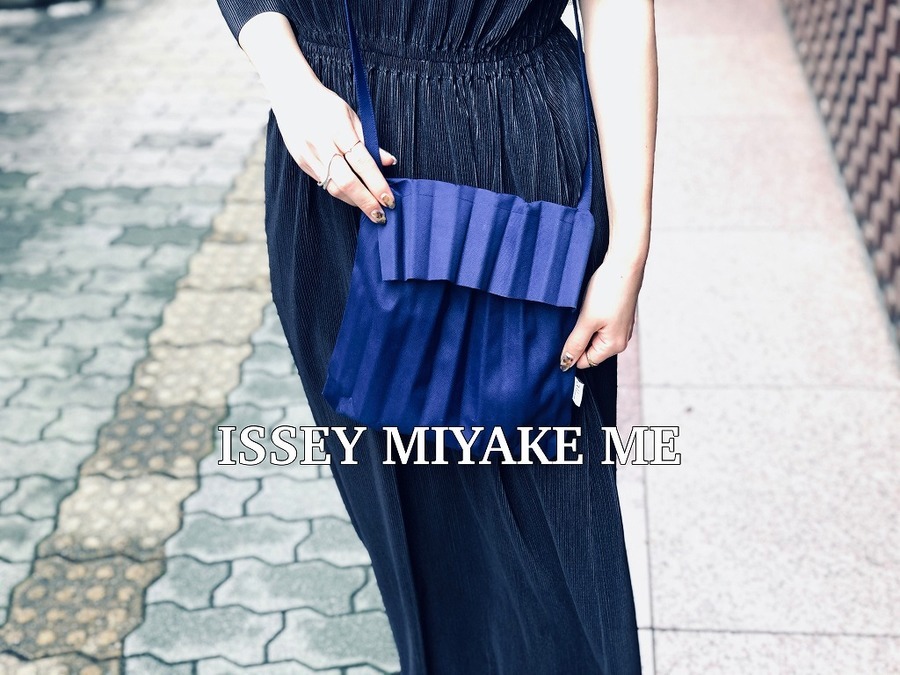 ISSEY MIYAKE me/イッセイミヤケミーよりショルダーバッグのご紹介です