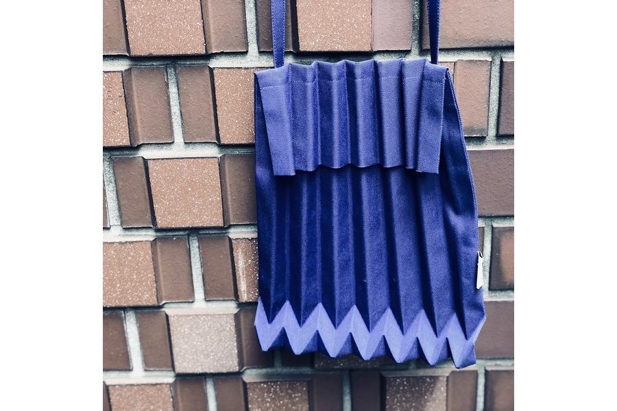 ISSEY MIYAKE me/イッセイミヤケミーよりショルダーバッグのご紹介です