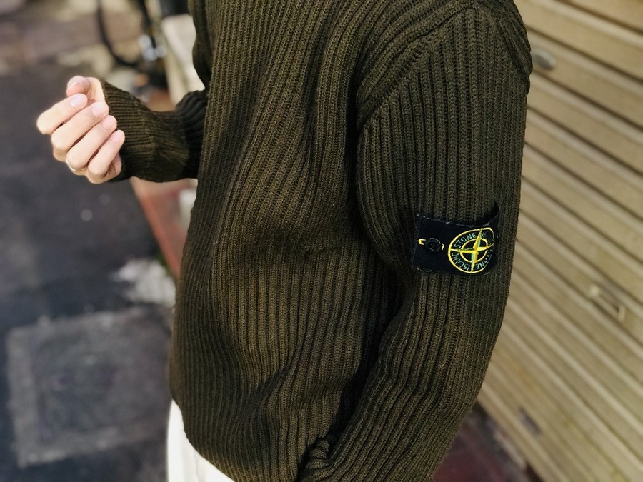 stone island セーター