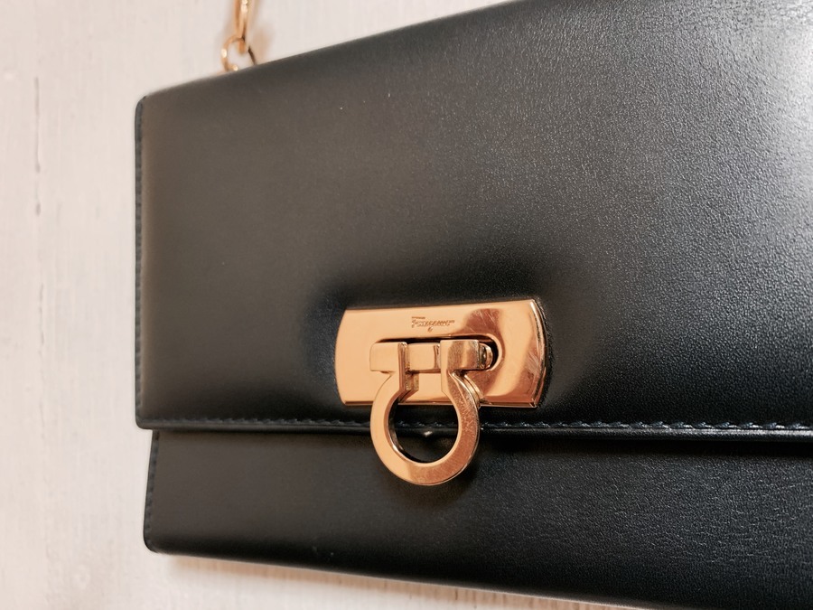 ☆FERRAGAMO☆フェラガモ ショルダーウォレット Salvatore ☆FERRAGAMO☆フェラガモ ショルダーウォレット Salvatore