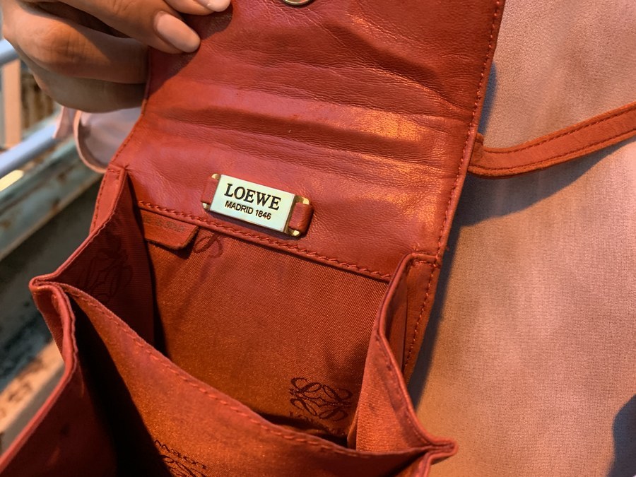 LOEWE/ロエベから希少なオーストリッチショルダーバッグ買取入荷致し