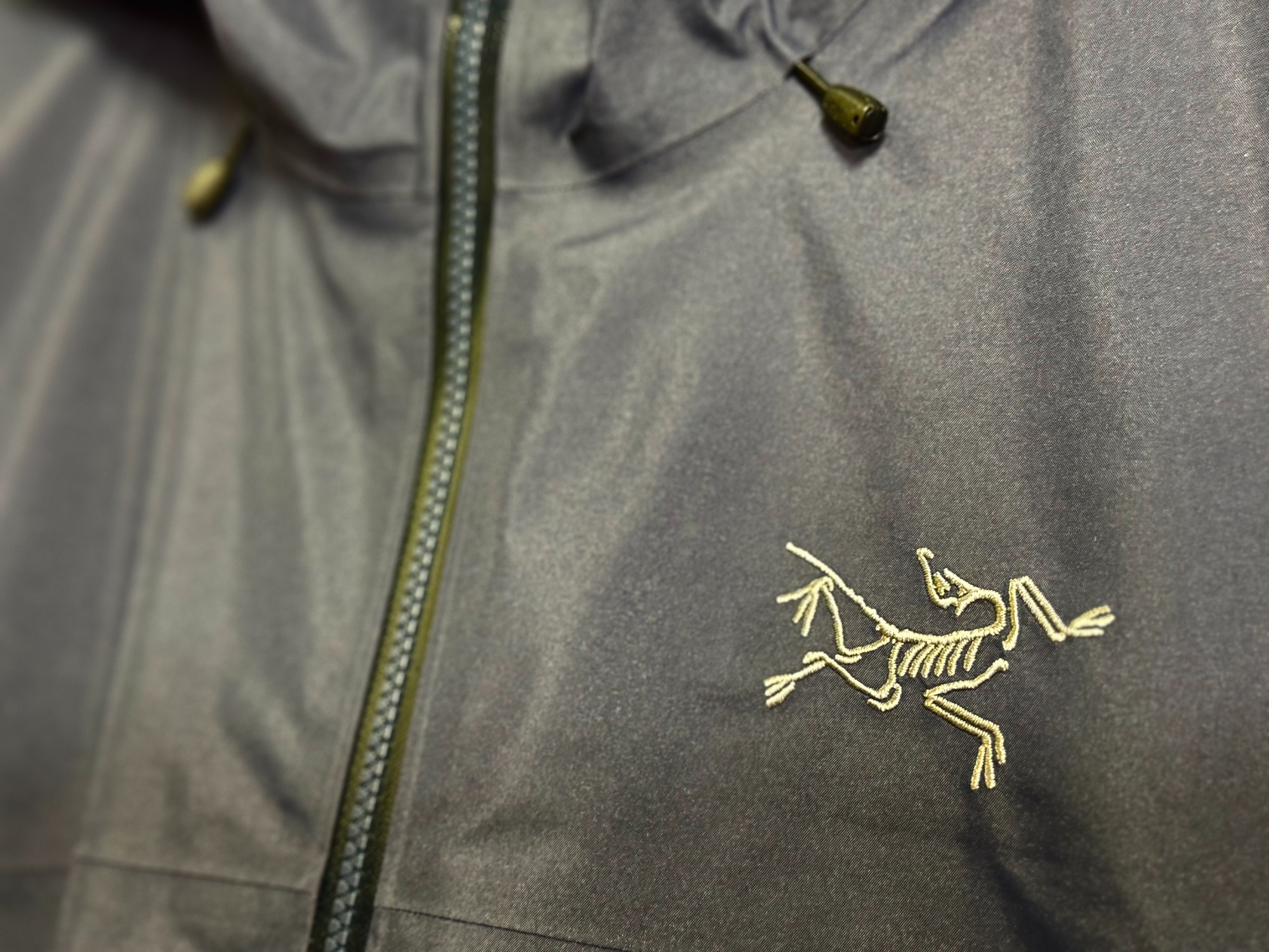 ARC'TERYX】BETA SL JACKET買取入荷。タウンユースでも人気の