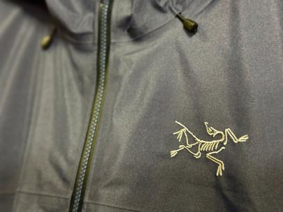 「アウトドアブランドのARC'TERYX 」