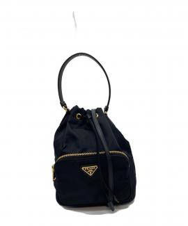 「ラグジュアリーブランドのPRADA 」
