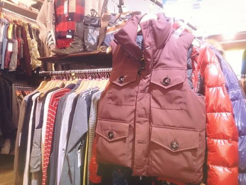 メンズのトップス