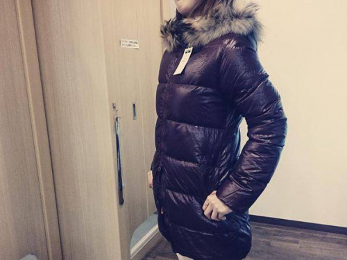 トップスのダウンジャケット