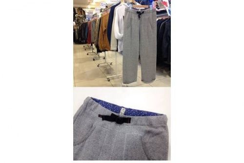 トップスのトレンチコート