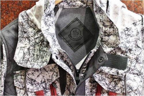 ホワイトマウンテニアリングのコラボ