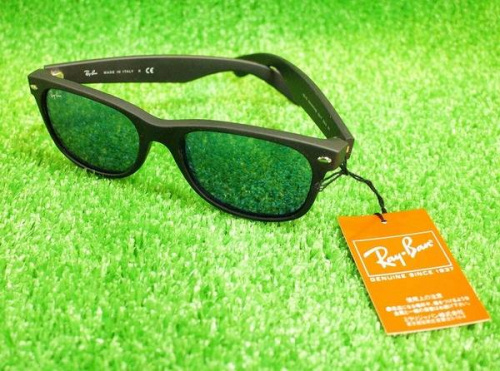 サングラスのレイバン