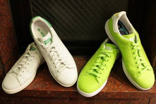 スニーカーのadidas